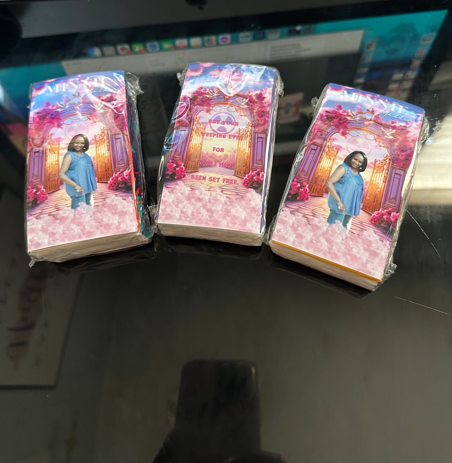 Tissue favors