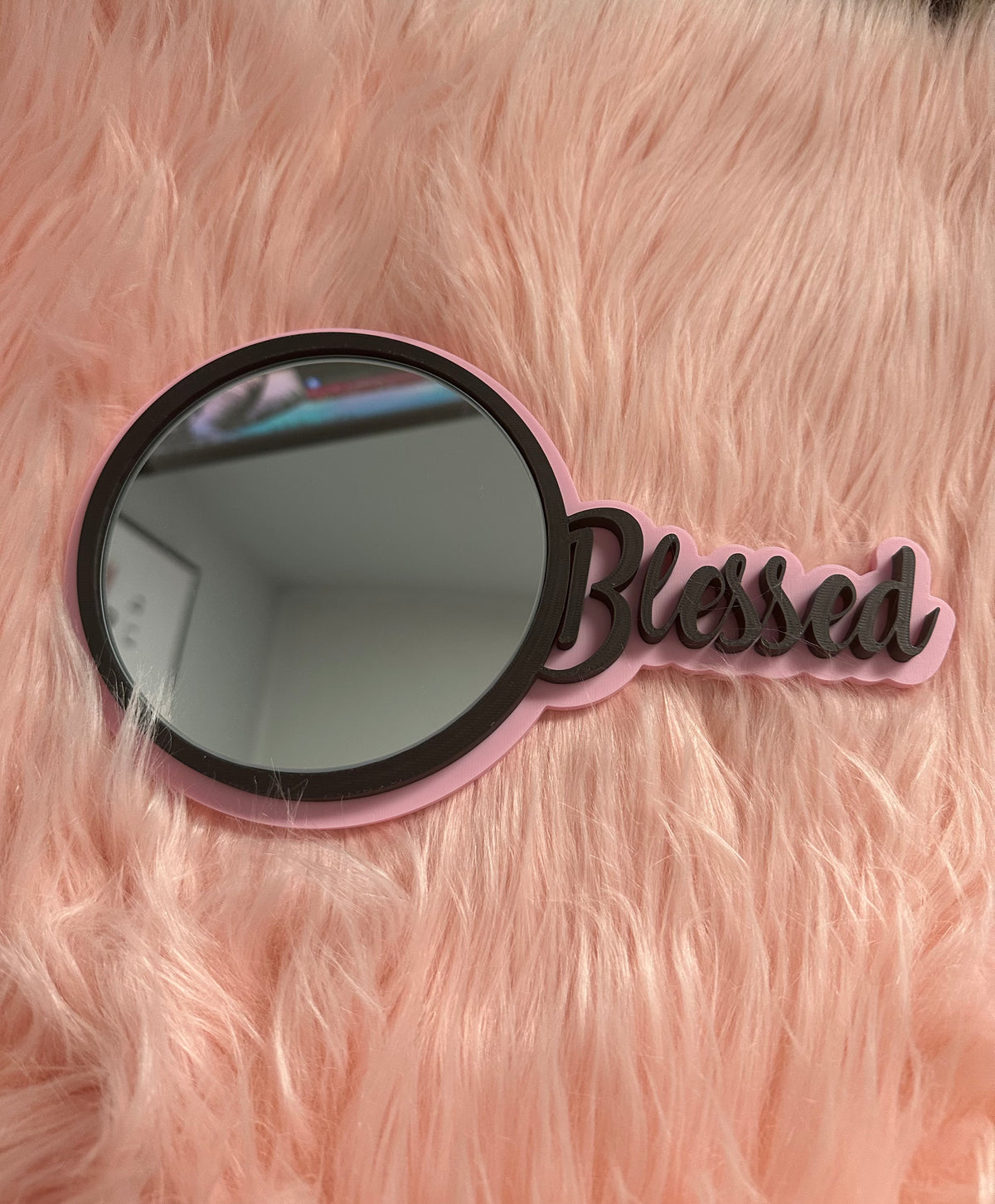 Personalized Affirmation Mirror for Daily Positivity